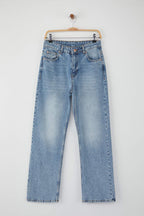 Trendyolmilla Açık Mavi Yüksek Bel Rahat Straight Düz Kesim Boru Paça Jeans TWOAW26JE00063