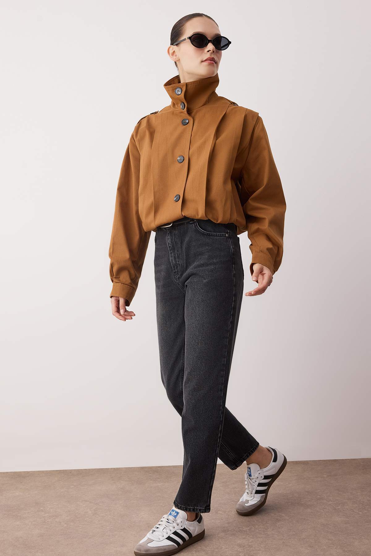 Trendyolmilla Siyah Yüksek Bel Mom %100 pamuk Non-Stretch Jeans TWOAW26JE00159 Secondary image