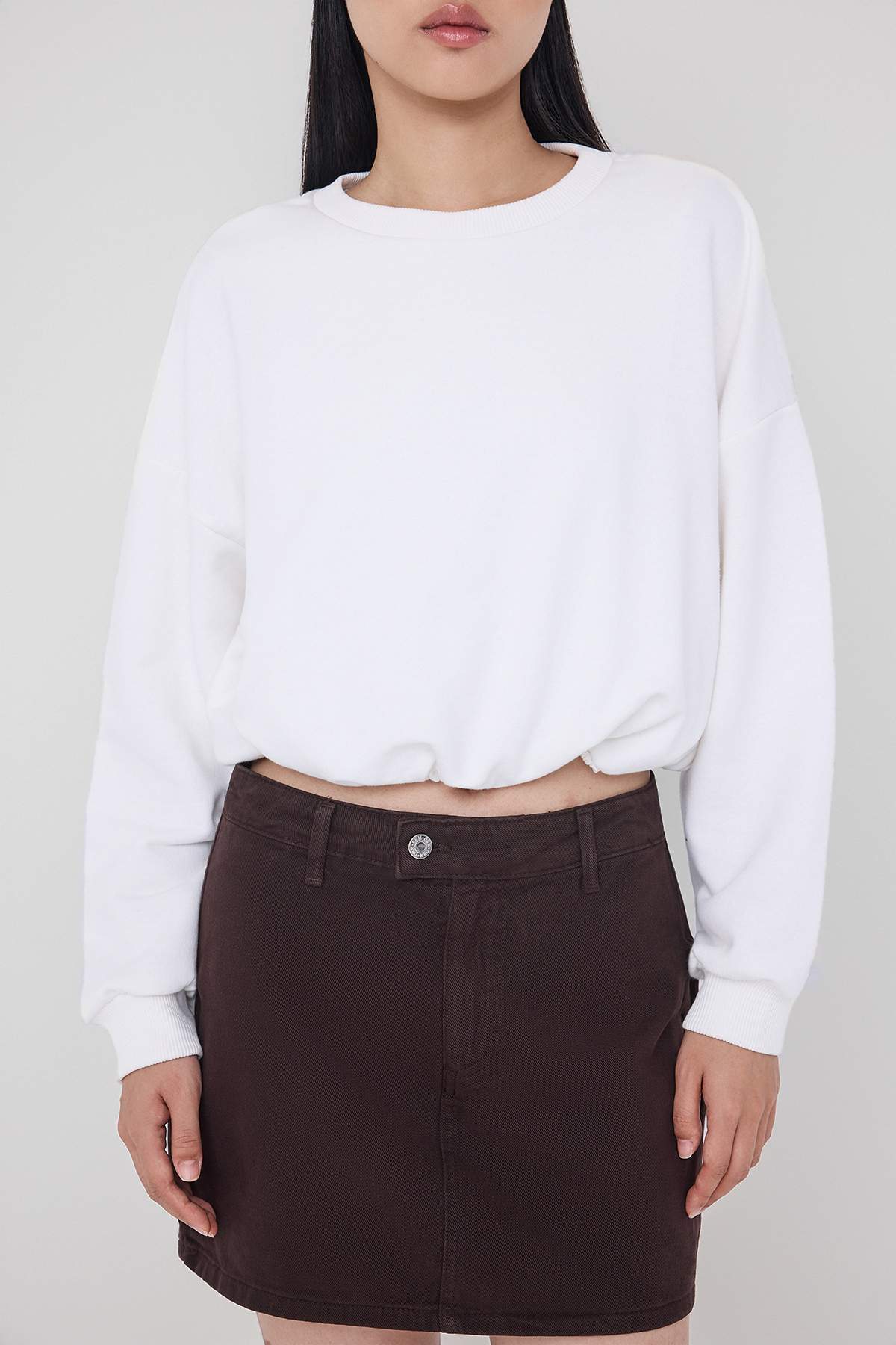 Trendyolmilla Ekru Relaxed/Rahat Kalıp Beli Lastikli Crop Örme Sweatshirt TWOAW26SW00000