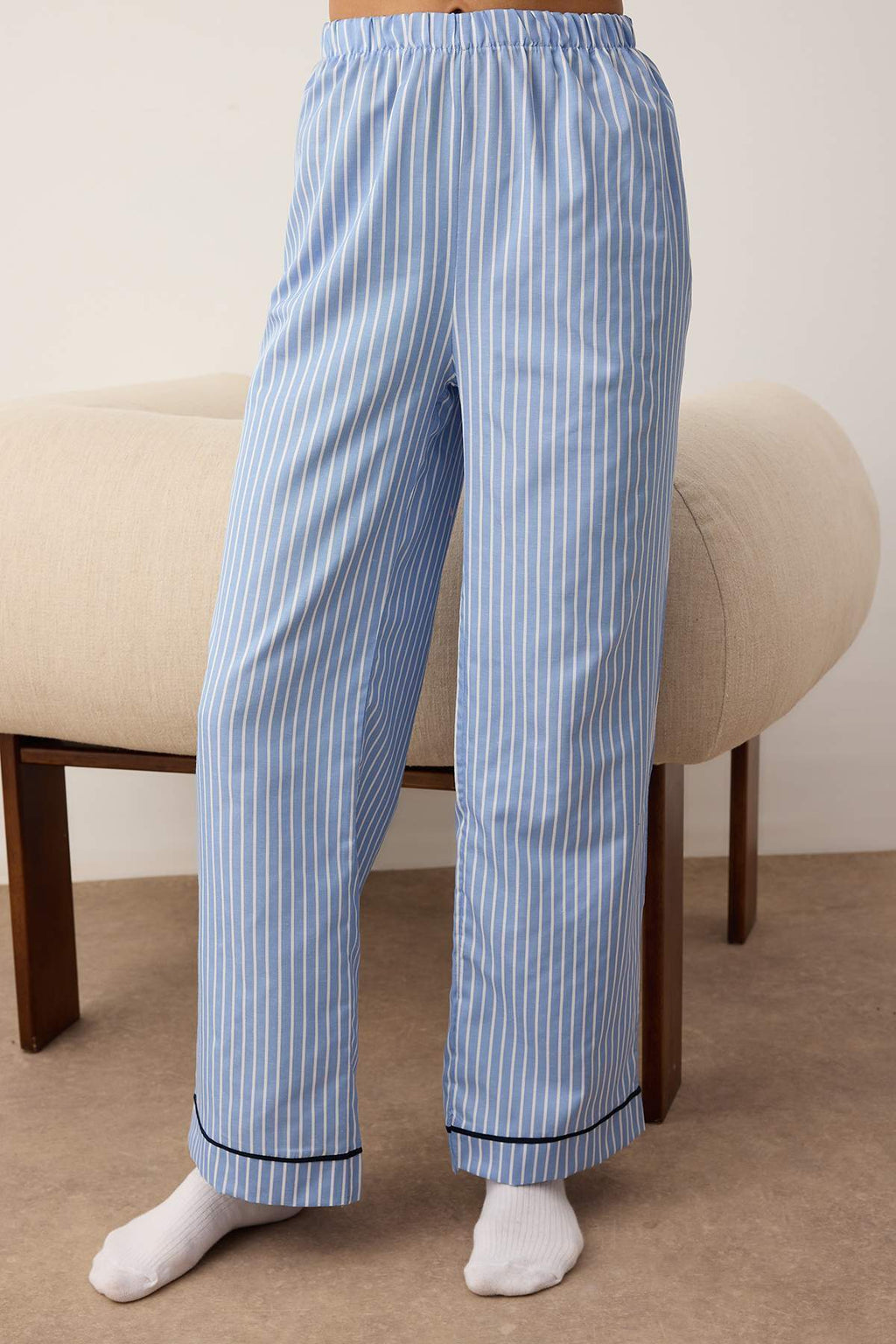 Trendyolmilla Mavi Çizgili Poplin Dokuma Pijama Takımı THMAW26PT00101