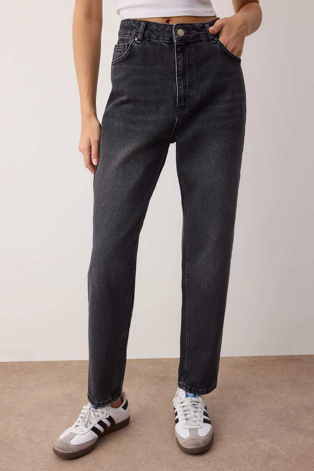 Trendyolmilla Siyah Yüksek Bel Mom %100 pamuk Non-Stretch Jeans TWOAW26JE00159