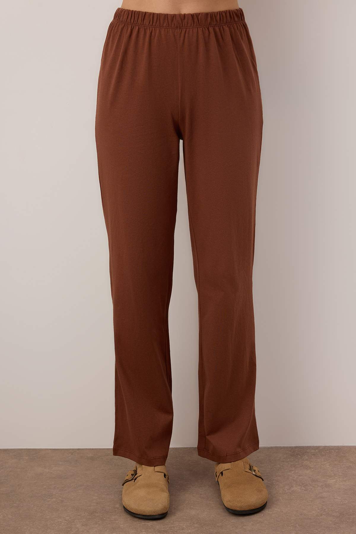 Trendyolmilla Gri %100 Pamuklu Biye ve Cep Detaylı Baskılı Örme Pijama Takımı THMAW22PT0785
