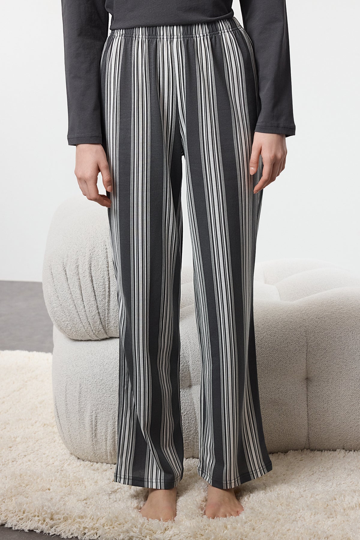 Trendyolmilla Antrasit Pamuklu Çizgili Örme Pijama Takımı THMAW25PT00188