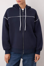 Trendyolmilla Ekru Kapüşonlu ve Biye Detaylı Oversize/Geniş Kalıp Örme Sweatshirt TWOAW26SW00106