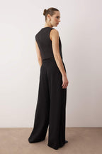 Trendyolmilla EXCLUSIVE Siyah Çift Pilili Dökümlü Kumaş Extra Wide Leg Geniş Paça Pantolon TWOAW26PL00122