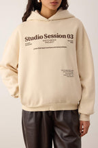 Trendyolmilla Taş Kalın İçi Polarlı Kapüşonlu Slogan Baskılı Boxy Fit Örme Sweatshirt TWOAW26SW00217