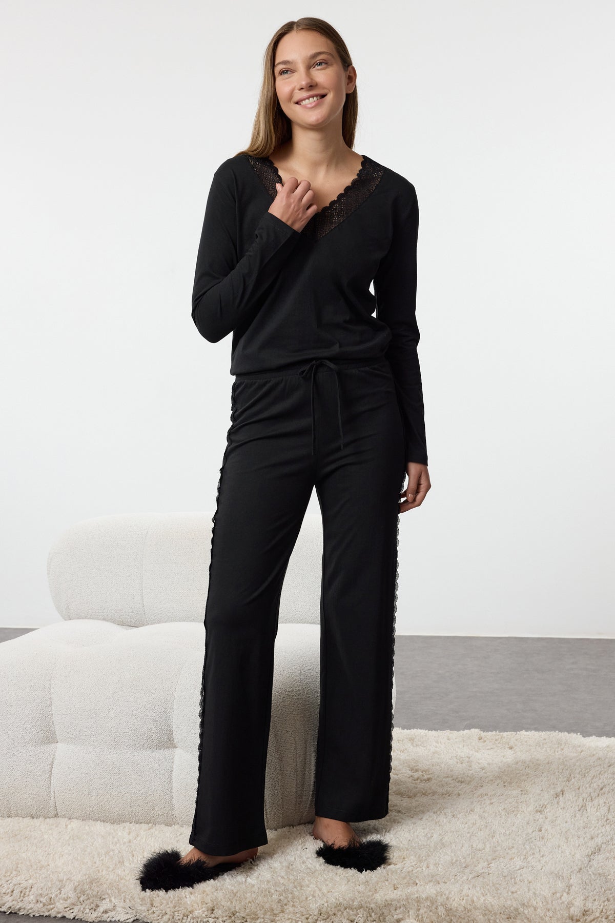 Siyah %100 Pamuklu Dantelli Örme Pijama Takımı THMAW25PT00096 Secondary image