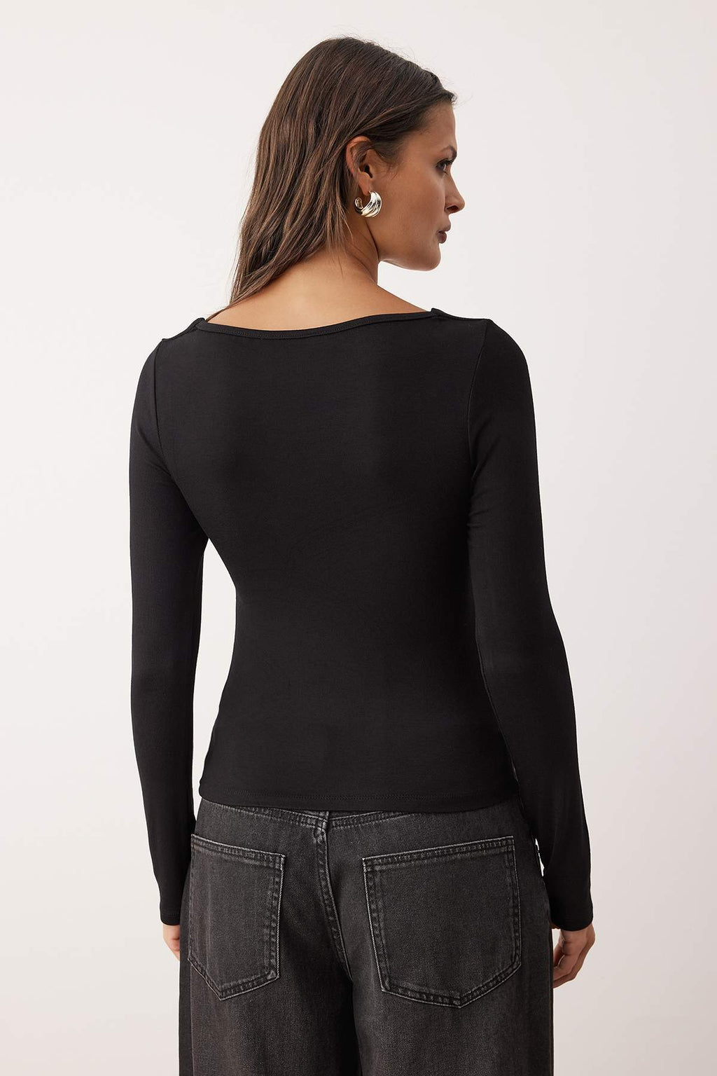 Trendyolmilla More Sustainable Siyah Fitted/Vücuda Oturan Büzgülü V Yaka Uzun Kollu Esnek Örme Bluz TWOAW26BZ00163