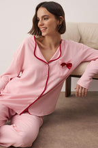 Trendyolmilla Siyah Kurdele/Fiyonk ve Biye Detaylı Viskon Dokuma Pijama Takımı THMAW26PT00007