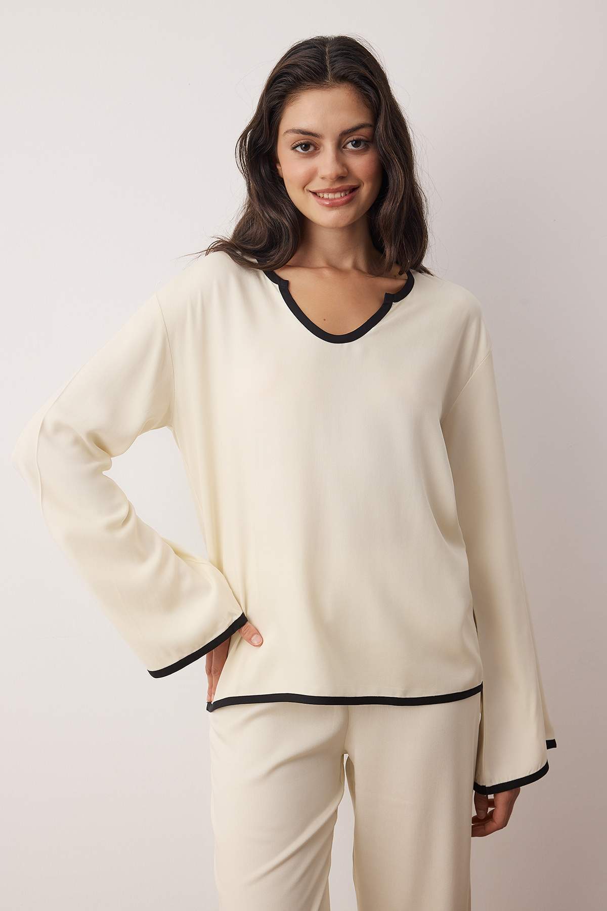 Ekru Viskon Dokuma Pijama Takımı THMAW26PT00226 Main image