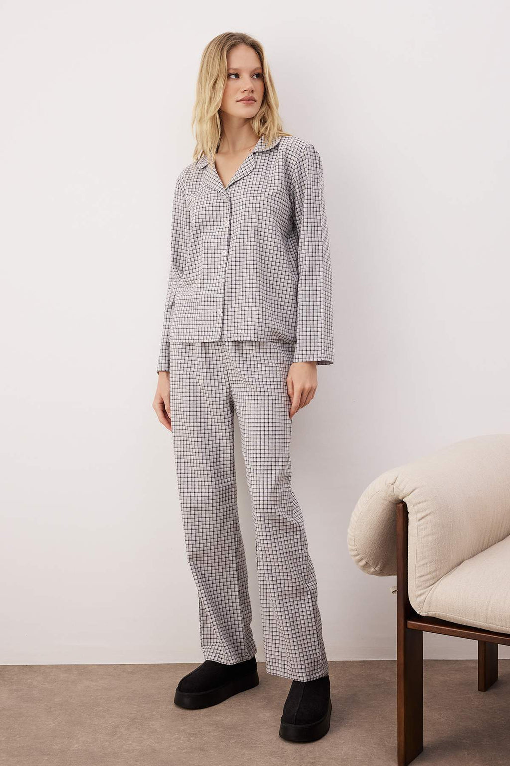 Trendyolmilla Lila-Çok Renkli Pamuklu Kalın/Kışlık Ekoseli Flanel Dokuma Pijama Takımı THMAW26PT00196