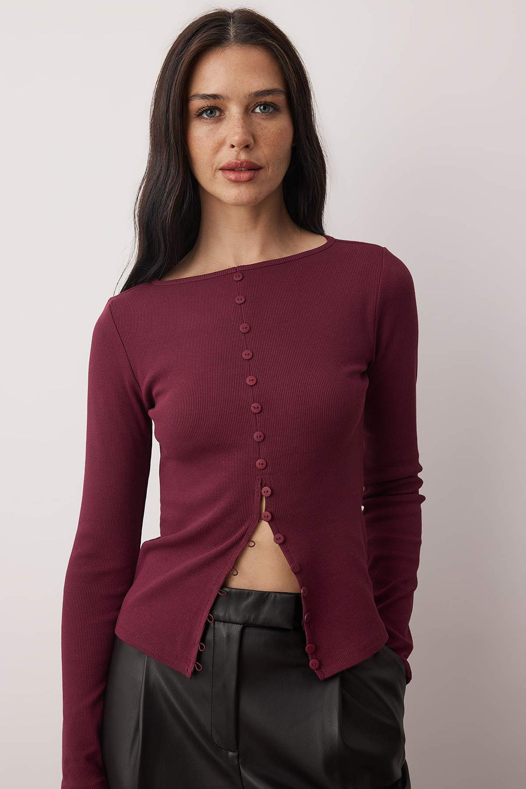 Trendyolmilla Siyah Düğme Detaylı Bisiklet Yaka Fitilli Esnek Regular Boy Örme Bluz TWOAW25BZ00030