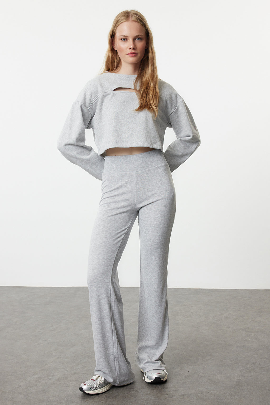 Trendyolmilla Kahverengi Wide Leg/İspanyol Paça Yüksek Bel İnterlok Esnek Örme Pantolon TWOAW25PL00006