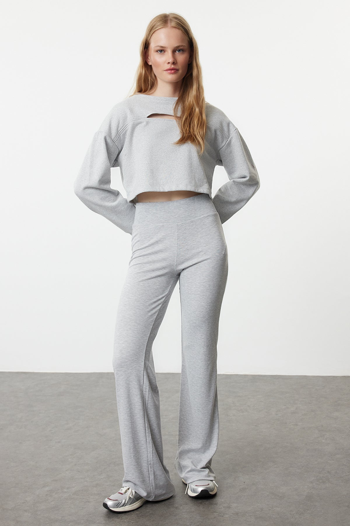 Trendyolmilla Kahverengi Wide Leg/İspanyol Paça Yüksek Bel İnterlok Esnek Örme Pantolon TWOAW25PL00006