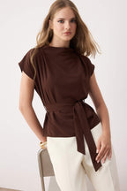 Trendyolmilla Siyah Kolsuz Kuşaklı Dokuma Bluz TWOAW26BZ00057