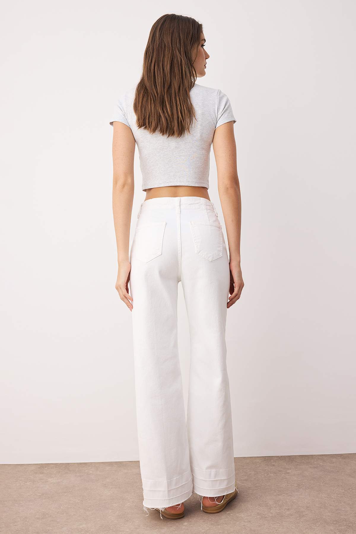 Trendyolmilla Kırmızı Yüksek Bel Nervür Detaylı Paça Kesikli Comfort/Esnek Wide Leg Jeans TWOSS25JE00310