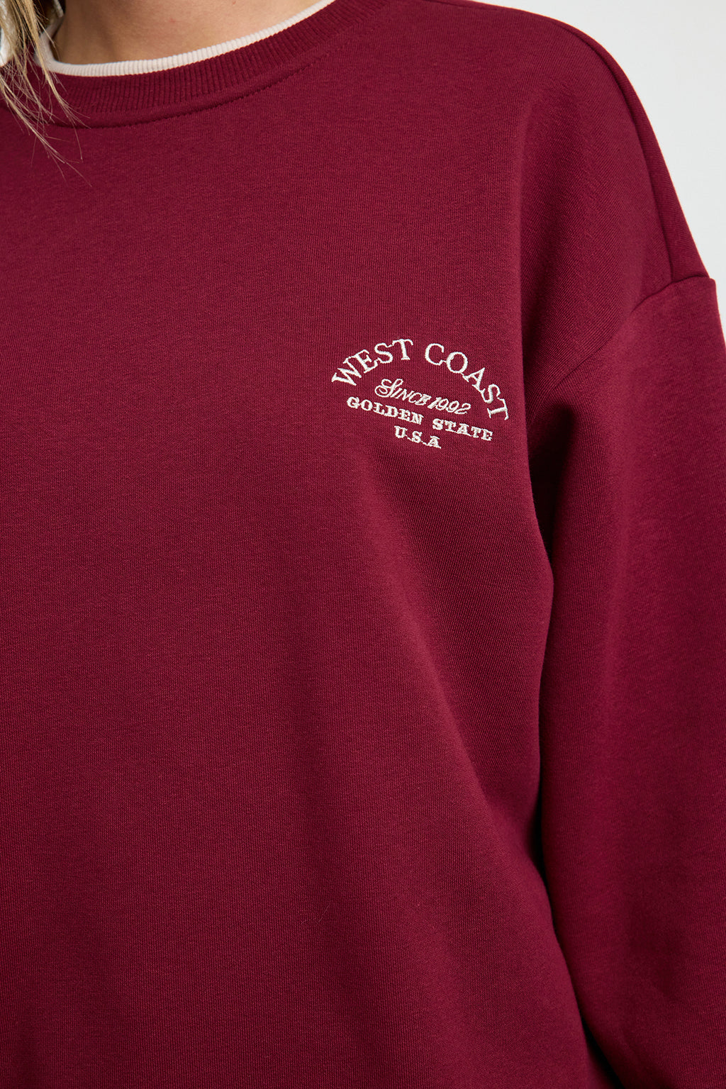 Bordo Slogan Nakışlı Renk Bloklu Oversize Kalıp Kalın İçi Polarlı Örme Sweatshirt TWOAW25SW00245