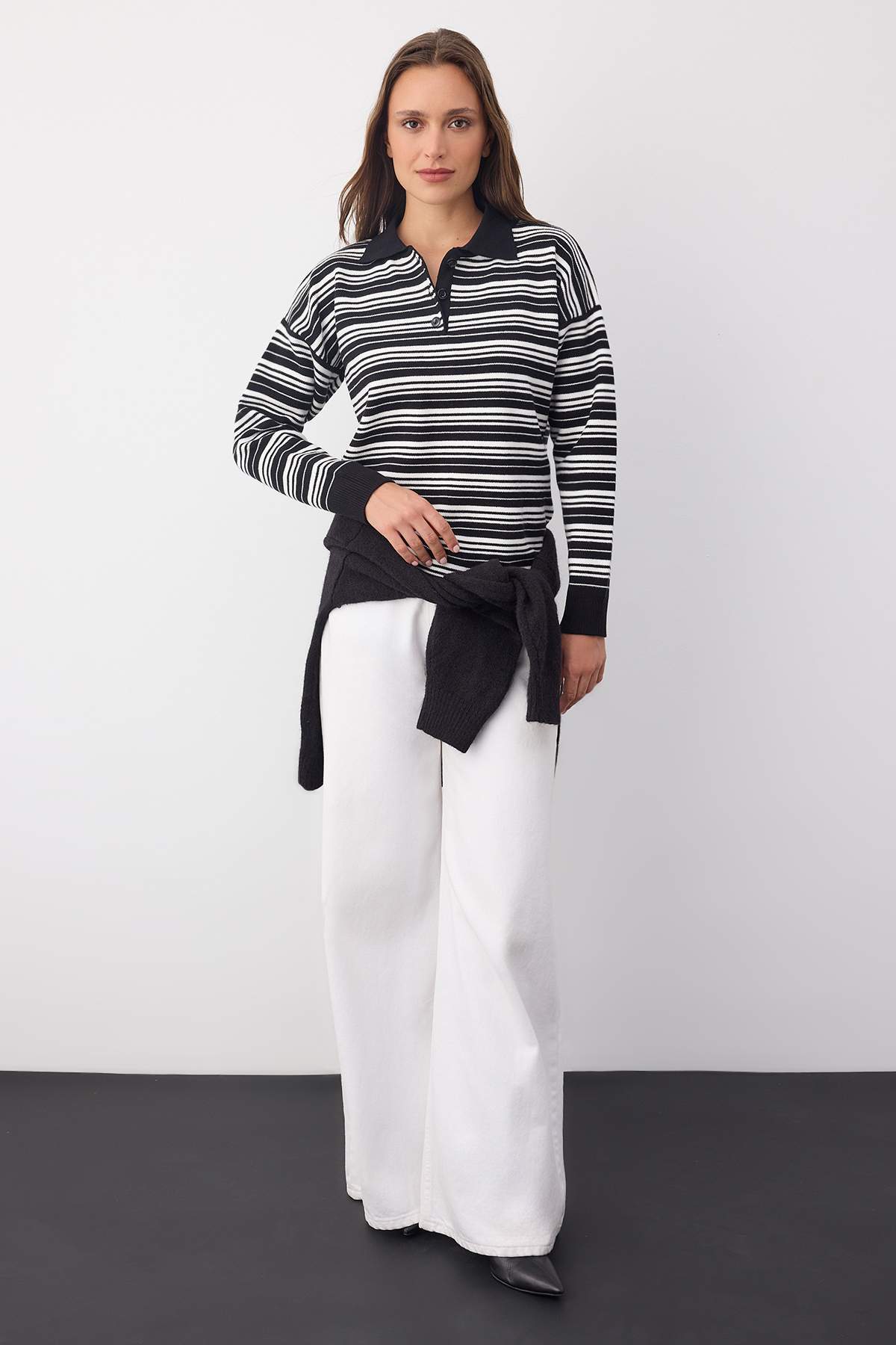 Wardrobe Essentials Siyah Premium/Özel İplik Polo Yaka Triko Kazak | TWOAW26KZ00060 Secondary image