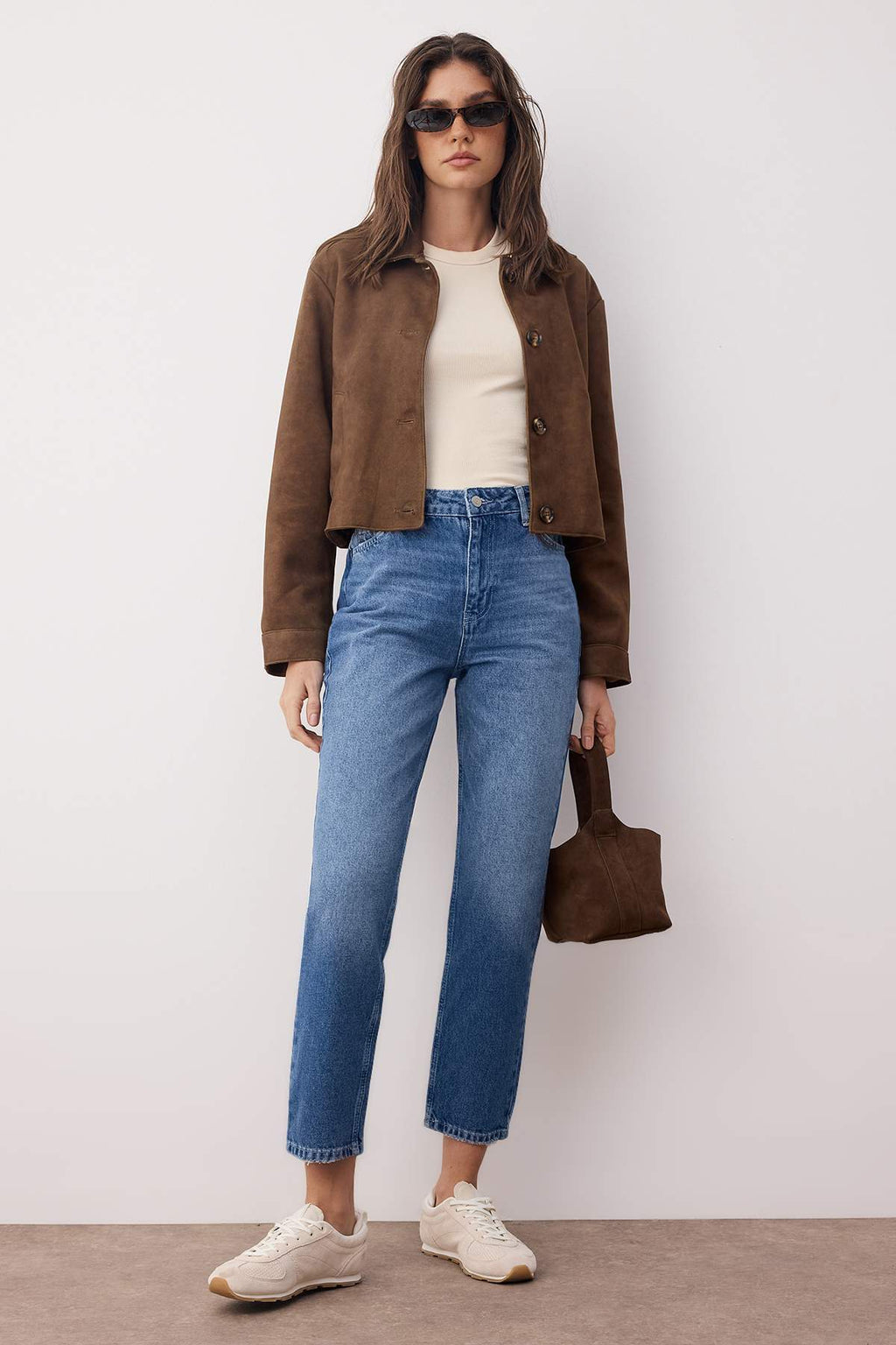 Trendyolmilla Gece Mavisi Yüksek Bel YENİ MOM %100 pamuk Non-Stretch Jeans TWOAW26JE00054