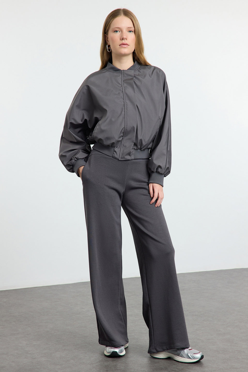 Trendyolmilla Antrasit Ince Ekstra Yüksek Bel Wide Leg/Geniş Kesim Pantolon TWOAW25PL00026
