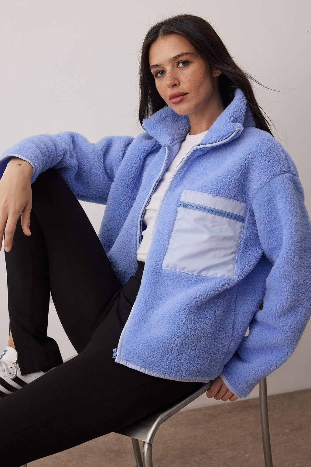 Trendyolmilla Winter Essentials Indigo Kalın Polar Fermuarlı Dik Yaka Cepli Örme Sweatshirt TWOAW24SW00071