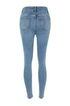 Trendyolmilla Açık Mavi Şekillendiren Etki Yüksek Bel Esnek Skinny Jeans TWOAW24JE00070
