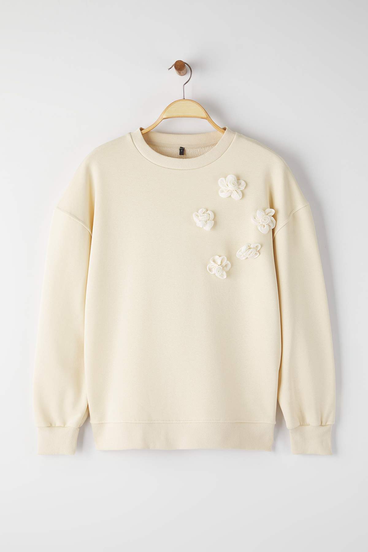 Taş Kalın Şardonsuz Aksesuar Çiçek Detaylı Oversize/Geniş Kesim Örme Sweatshirt TWOAW26SW00004