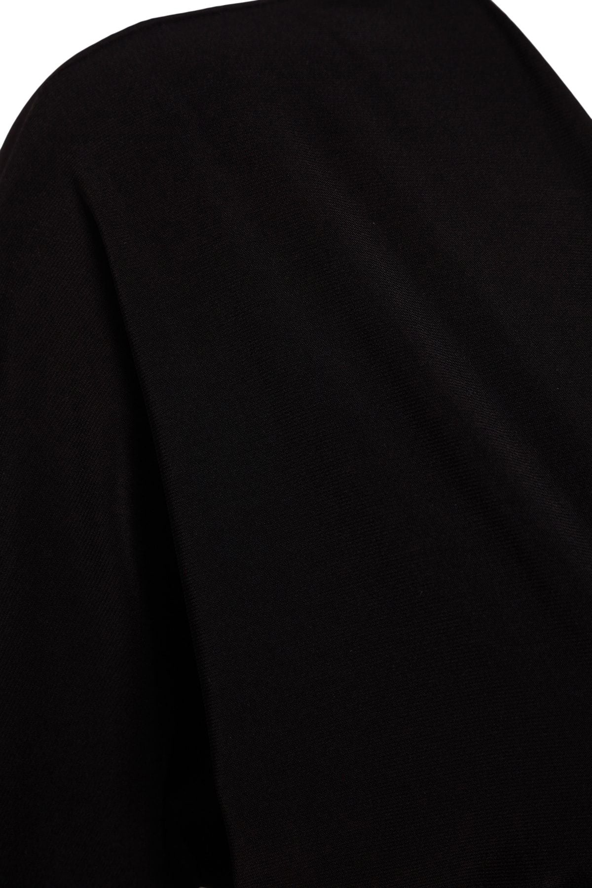 Siyah Yarasa Kol Detaylı Fitted/Vücuda Oturan Esnek Midi Örme Elbise TWOAW24EL00198