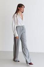 Trendyolmilla Siyah Bordo Çizgili Beli Lastikli Wideleg/Geniş Paça  Dokuma Pantolon TWOAW26PL00174