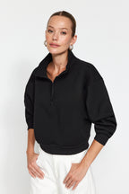 Trendyolmilla Siyah Rahat Kesim Crop Basic Fermuarlı Dik Yaka Kalın İçi Polarlı Örme Sweatshirt TWOAW24SW00221