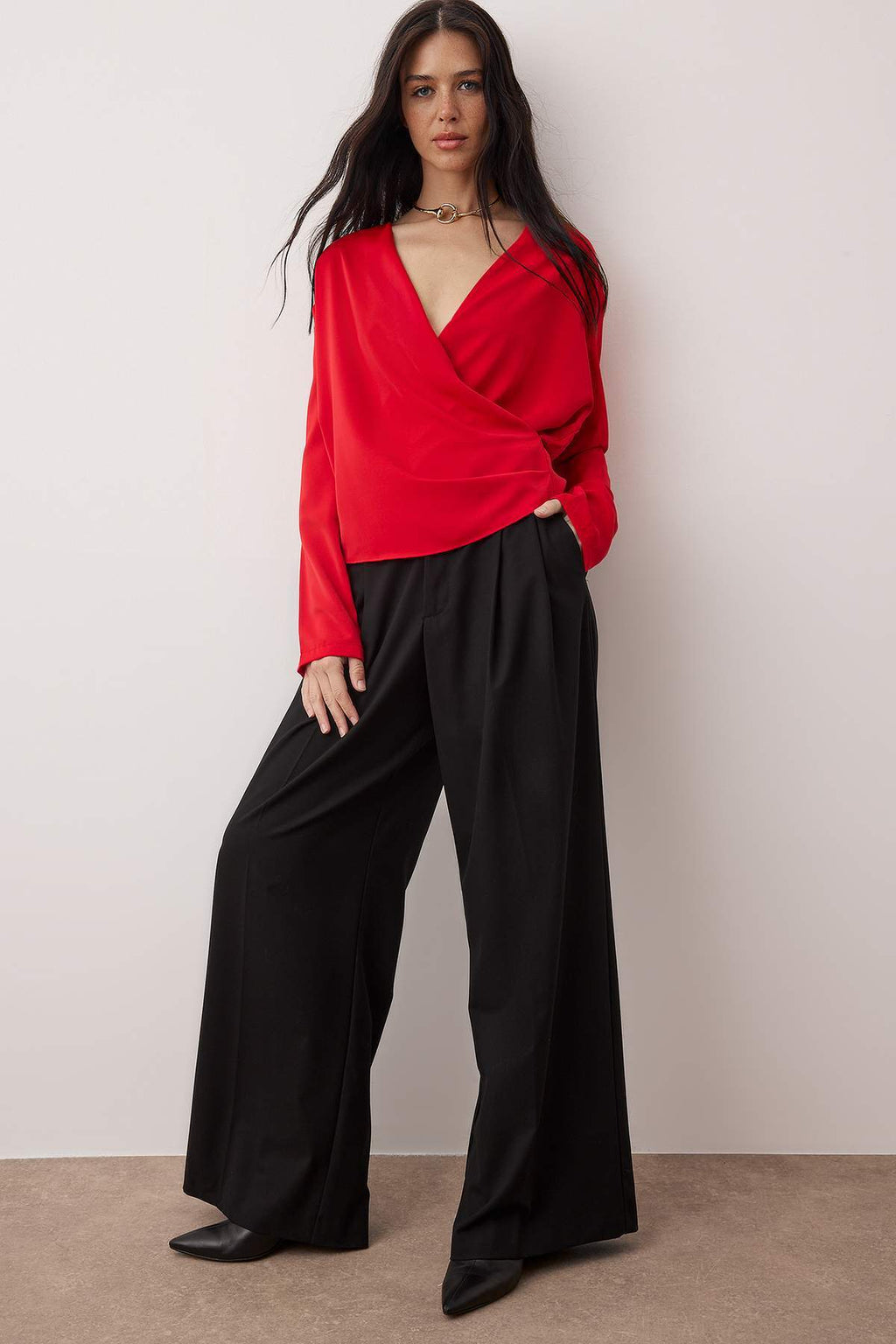 Trendyolmilla Siyah Kruvaze Saten Dokuma Bluz TWOAW24BZ00423