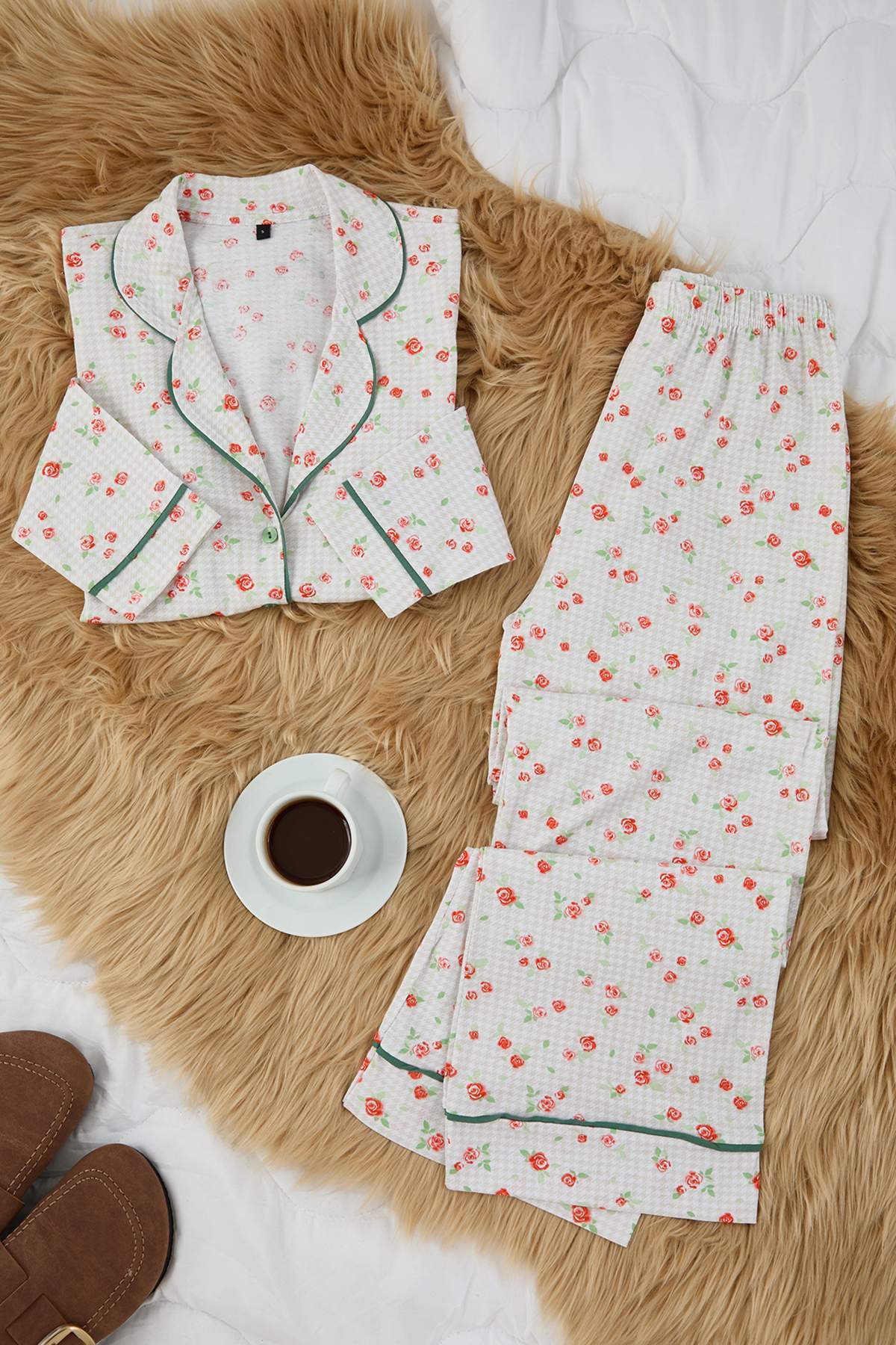 Trendyolmilla Pembe %100 Pamuklu Çiçekli Biyeli Örme Pijama Takımı THMAW25PT00202