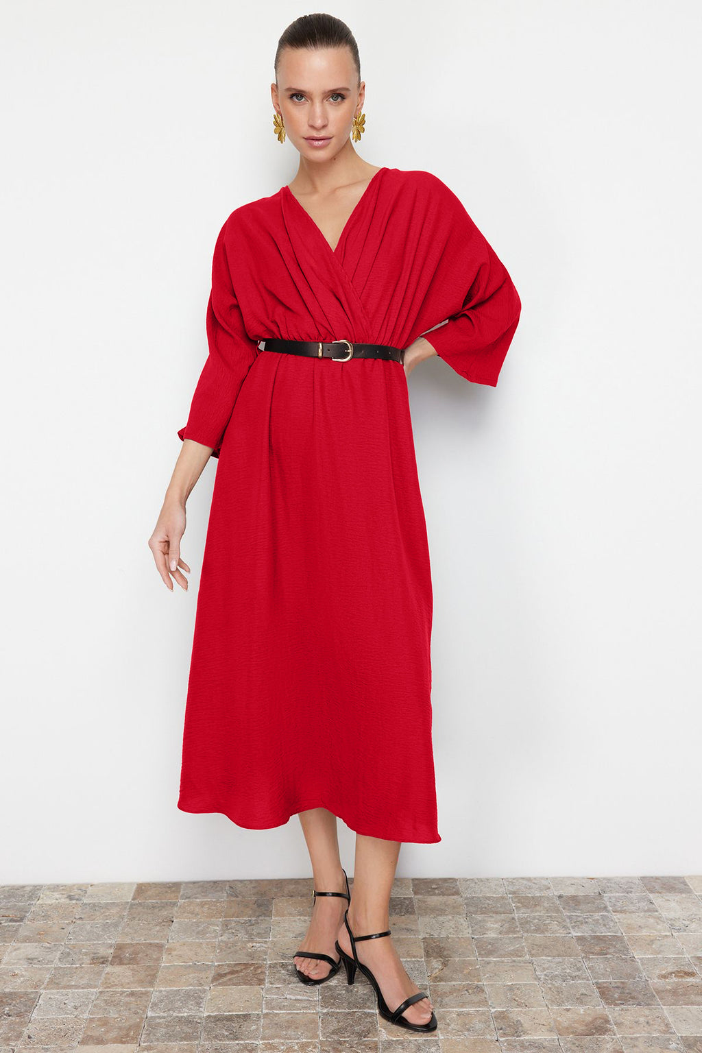 Trendyolmilla Kahverengi Kemerli A-line Kruvaze Yakalı Aerobin Boho Midi Dokuma Elbise TWOSS24EL00992