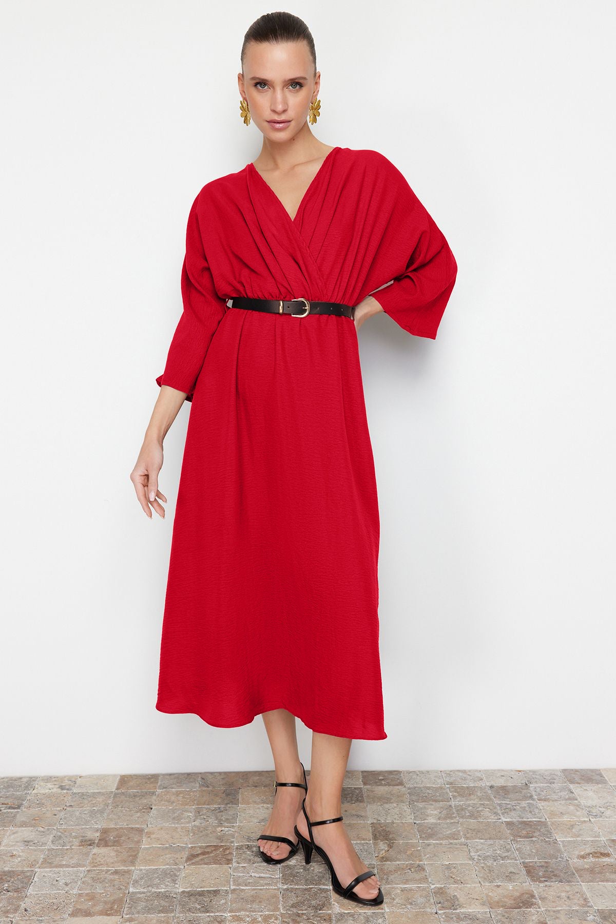 Trendyolmilla Kahverengi Kemerli A-line Kruvaze Yakalı Aerobin Boho Midi Dokuma Elbise TWOSS24EL00992