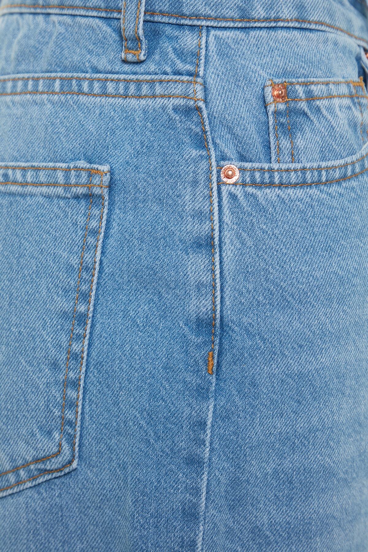 Trendyolmilla Siyah Yüksek Bel Mom %100 Pamuk Non-Stretch Jeans TWOSS23JE00067