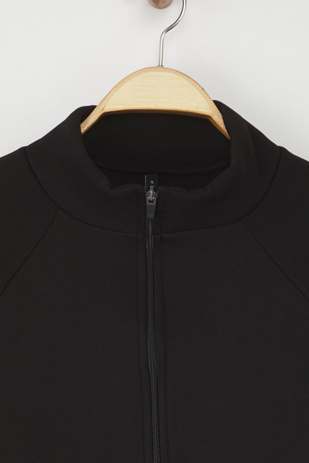 Trendyolmilla Siyah Regular/Normal Kalıp Fermuarlı Dik Yaka Kalın İçi Polarlı Örme Sweatshirt TWOAW26SW00017