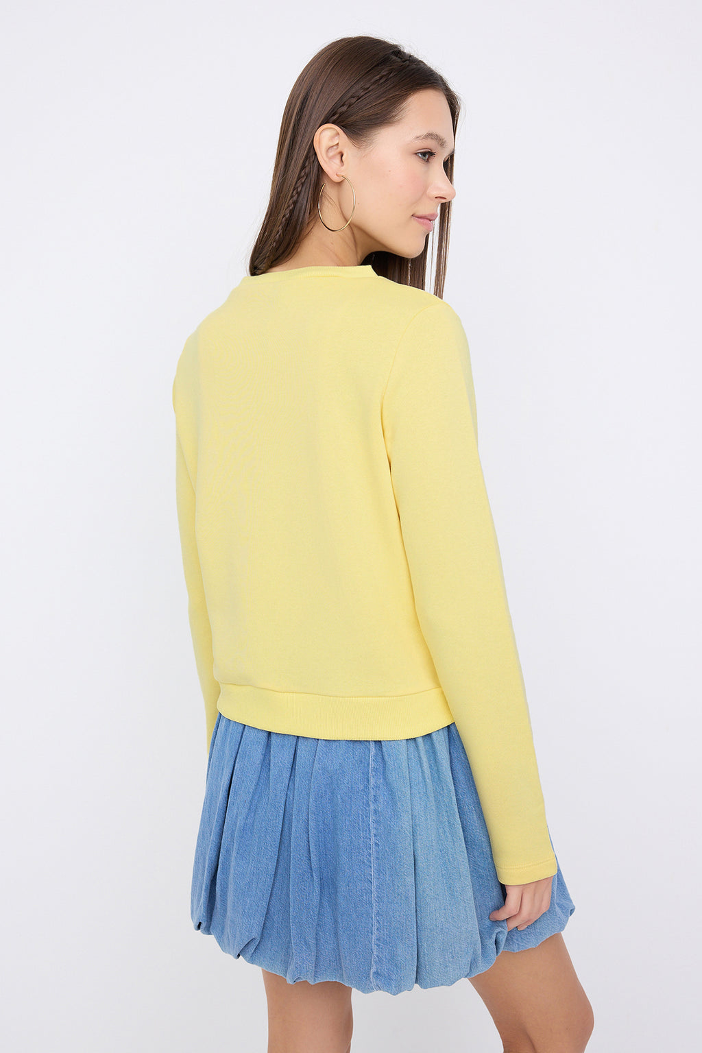 Trendyolmilla Siyah Düğmeli Regular/Normal Kalıp Örme Sweatshirt TWOAW26SW00162