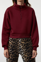 Trendyolmilla Siyah Rahat Kesim Crop Basic Fermuarlı Dik Yaka Kalın İçi Polarlı Örme Sweatshirt TWOAW24SW00221