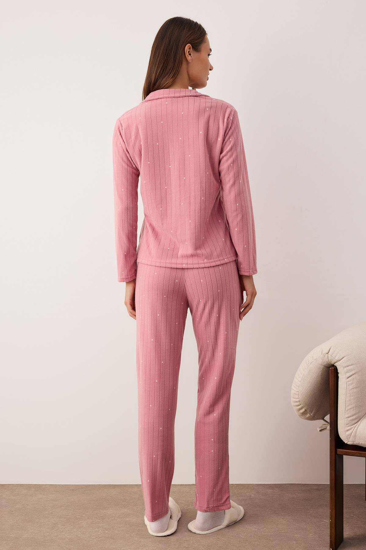 Trendyolmilla Lacivert Puantiyeli Hayvan Baskılı Polar Kışlık Örme Pijama Takımı THMAW24PT00176