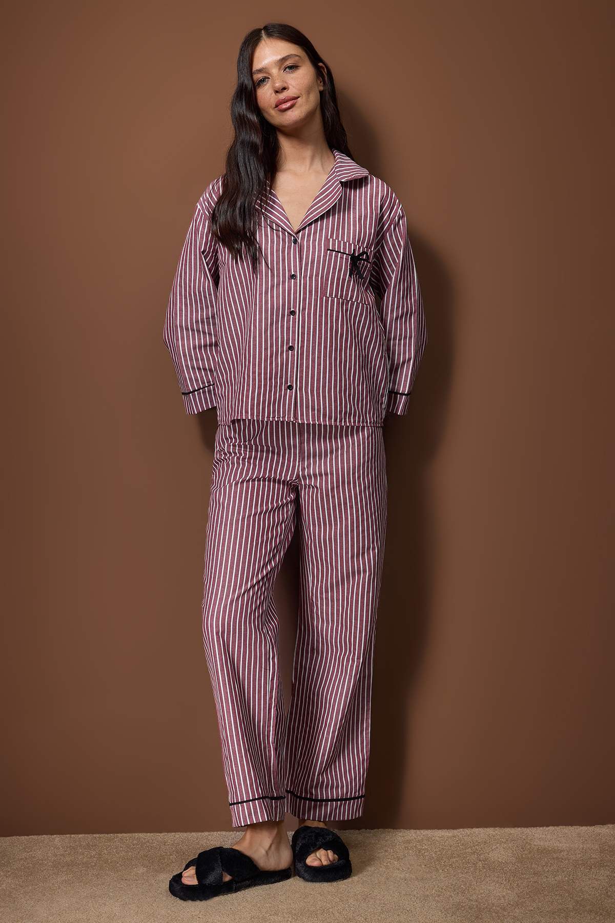 Trendyolmilla Mavi Çizgili Poplin Dokuma Pijama Takımı THMAW26PT00101
