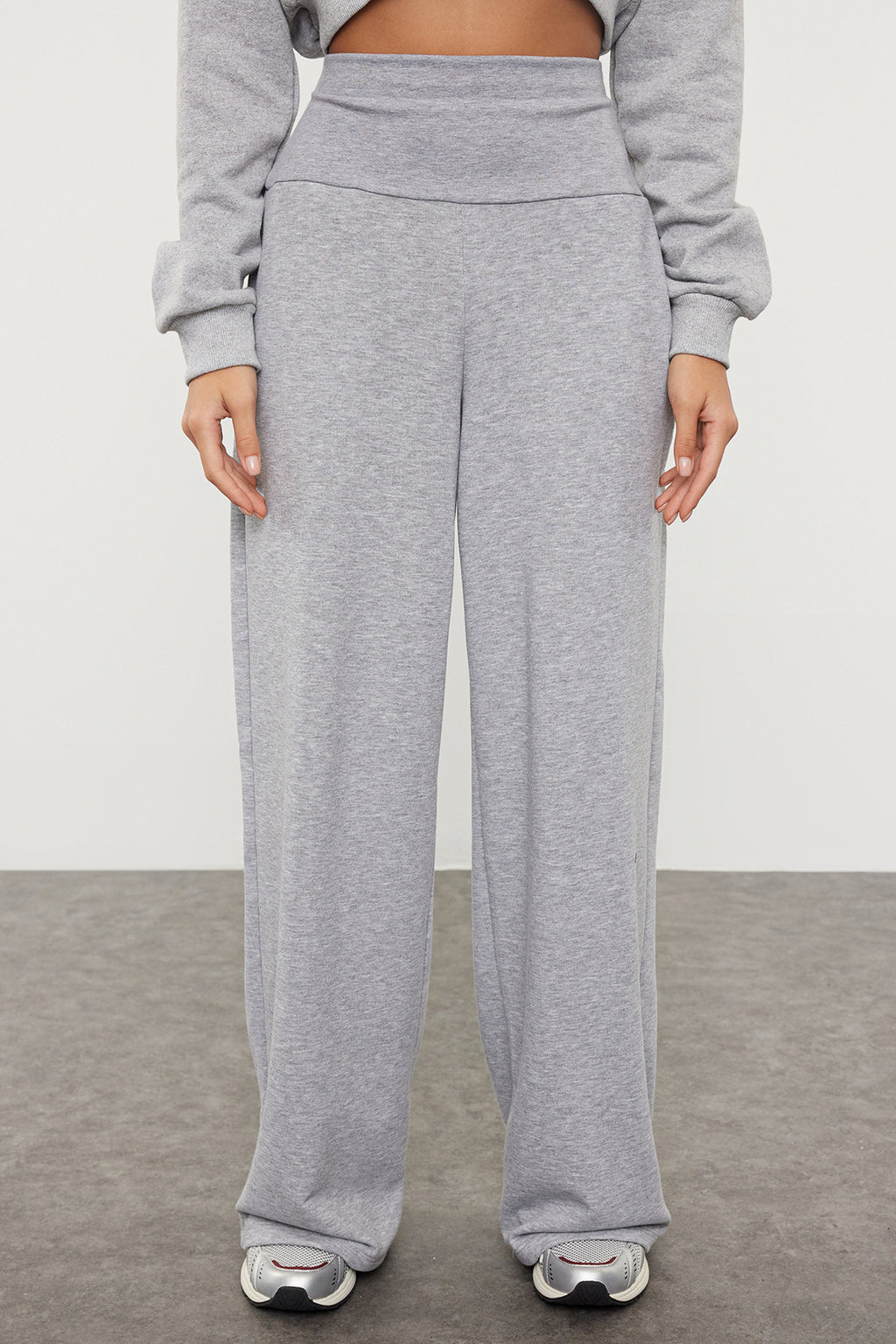 Trendyolmilla Antrasit Ince Ekstra Yüksek Bel Wide Leg/Geniş Kesim Pantolon TWOAW25PL00026