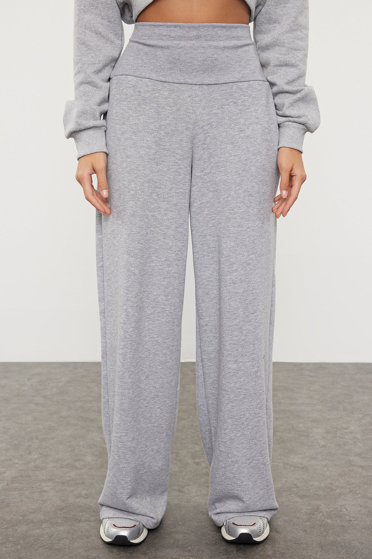 Trendyolmilla Antrasit Ince Ekstra Yüksek Bel Wide Leg/Geniş Kesim Pantolon TWOAW25PL00026