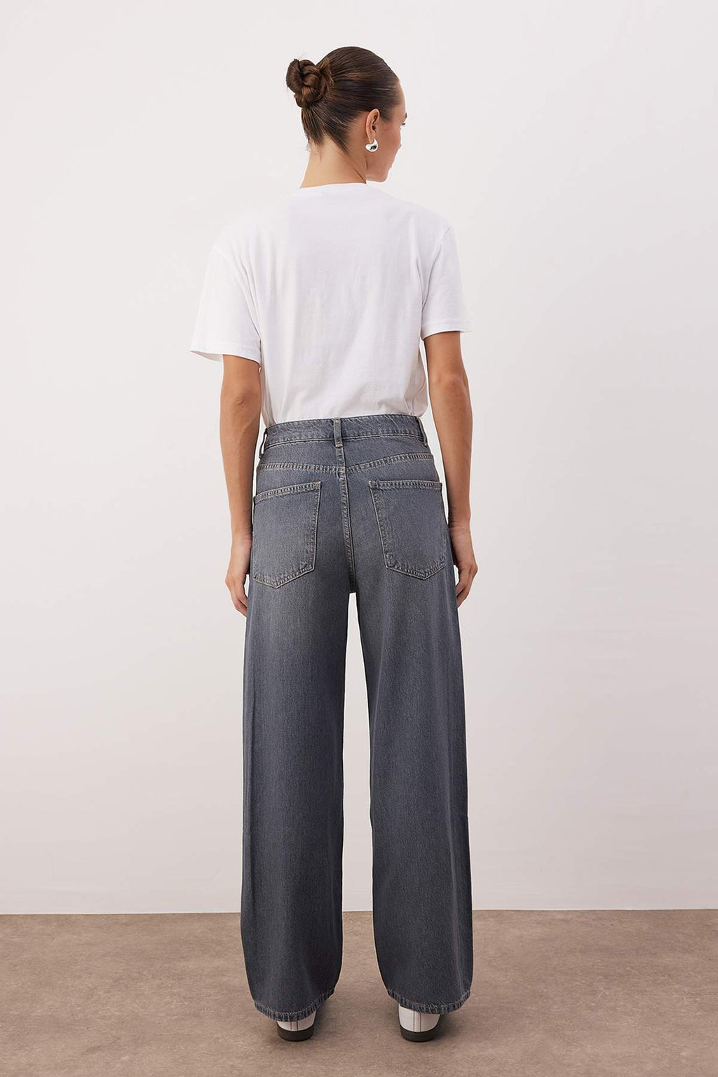 Gri Yüksek Bel Baggy Wide Leg Rahat Geniş Paça %100 Pamuklu Jeans TWOAW26JE00239