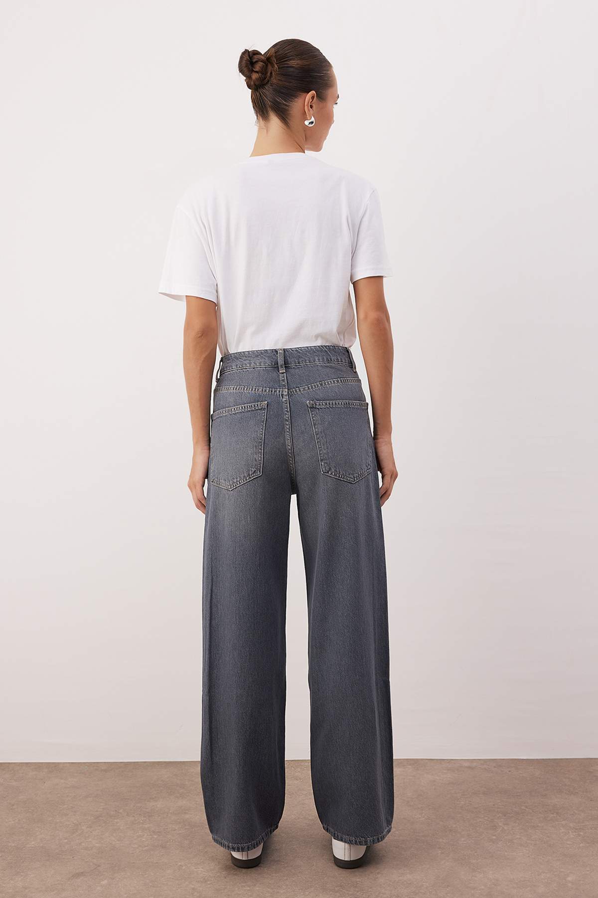 Gri Yüksek Bel Baggy Wide Leg Rahat Geniş Paça %100 Pamuklu Jeans TWOAW26JE00239