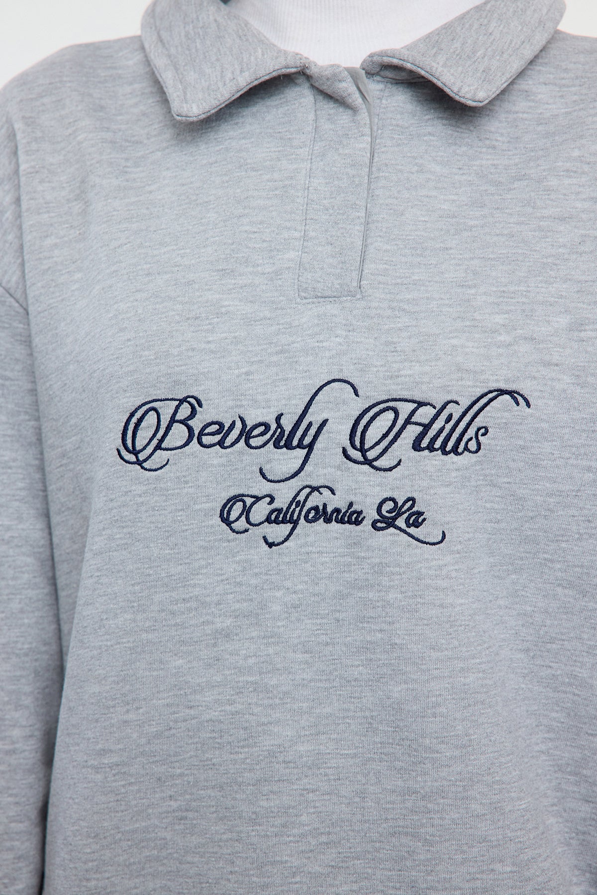 Trendyolmilla Sarı Gömlek Yaka Nakışlı Regular Fit Kalın İçi Polarlı Örme Sweatshirt TWOAW24SW00182