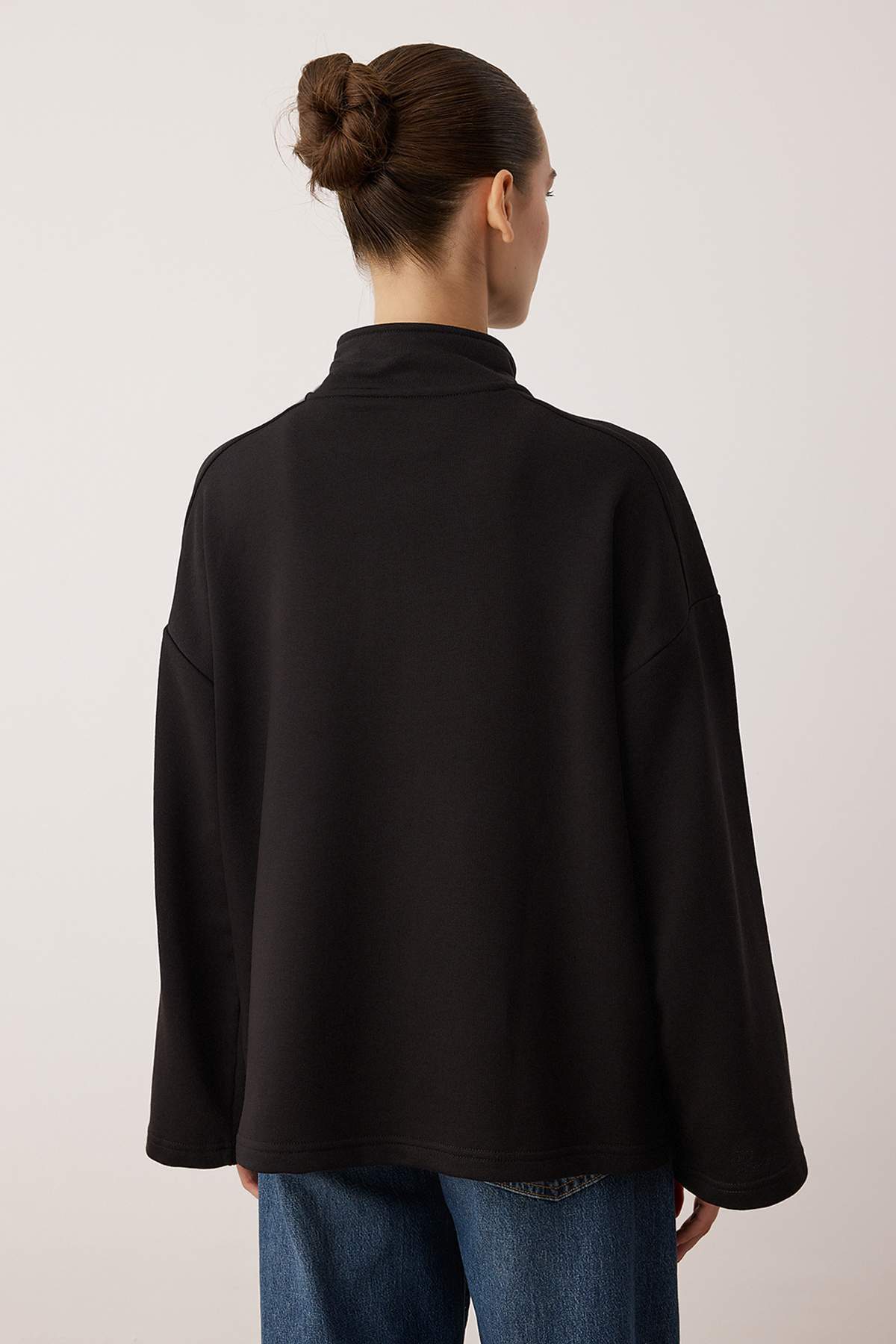 Trendyolmilla Petrol Dik Yaka Fermuarlı ve Cepli Relaxed/Rahat Kalıp Örme Sweatshirt TWOAW26SW00187