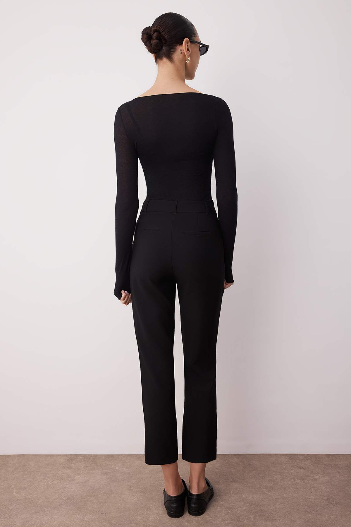 Trendyolmilla Siyah Basic Cigarette Dar Paça Dokuma Kumaş Pantolon TWOSS19ST0038