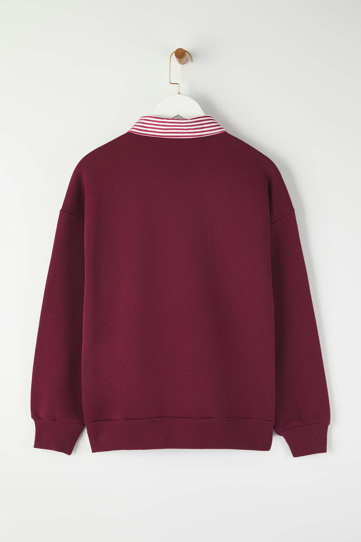 Trendyolmilla Ekru Oversize/Geniş Kalıp Dokuma Garni Detaylı Polo Yaka Örme Sweatshirt TWOAW26SW00116