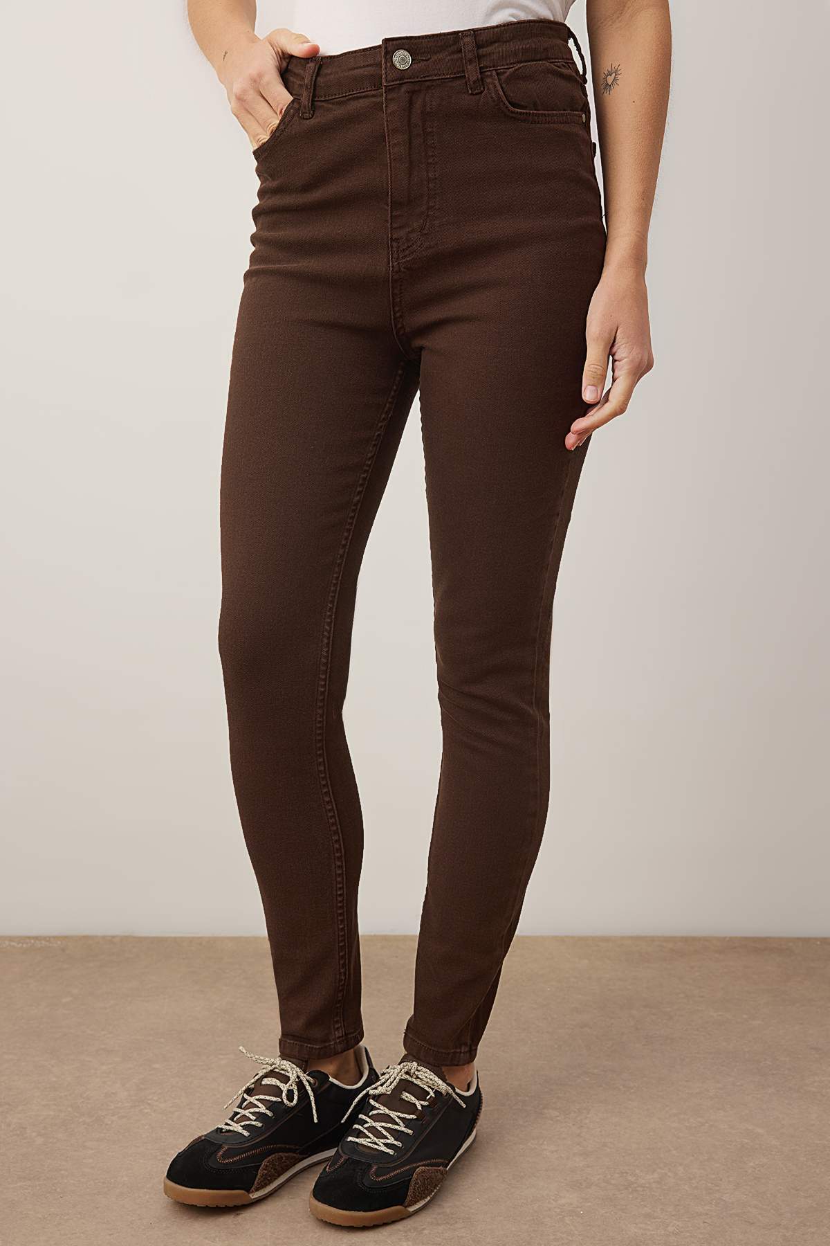 Trendyolmilla Kahverengi Yüksek Bel Esnek Skinny Jeans TWOAW24JE00068