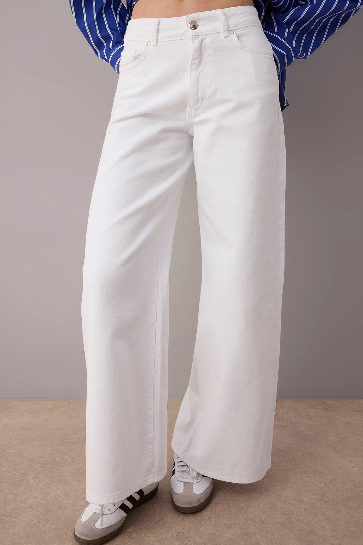 Beyaz Yüksek Bel Geniş Paça Wide Leg Jeans TWOAW26JE00023